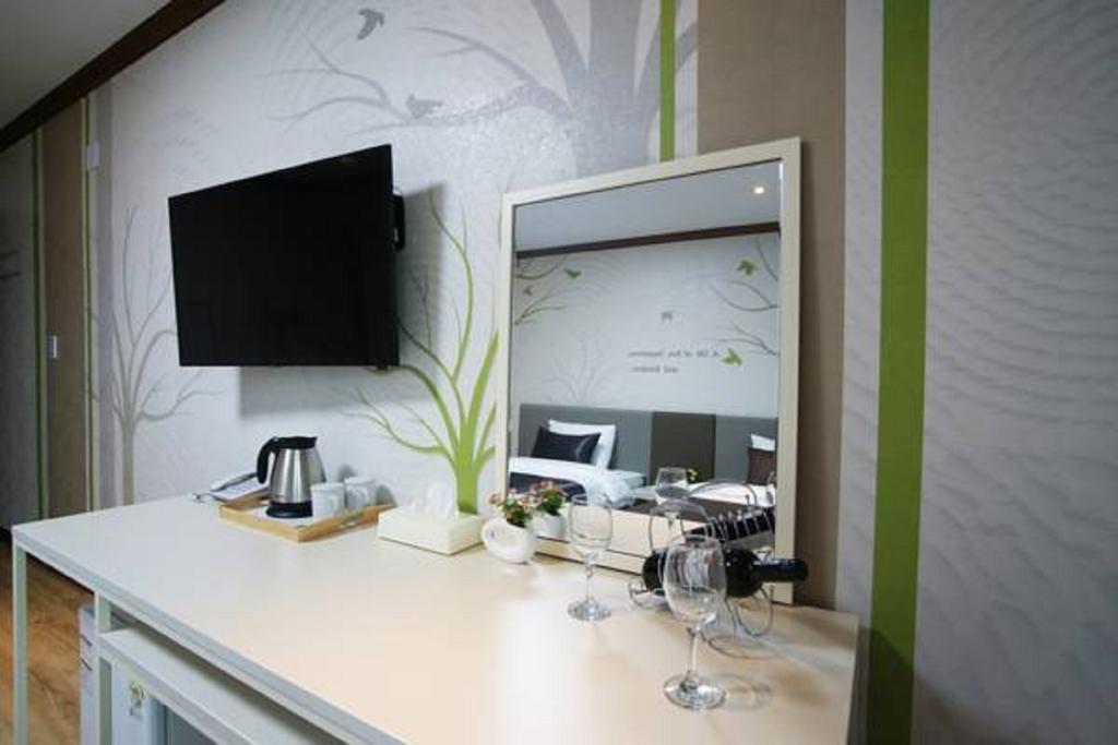 סאוגוויפו Seongsan Aqua Beach Hotel מראה חיצוני תמונה