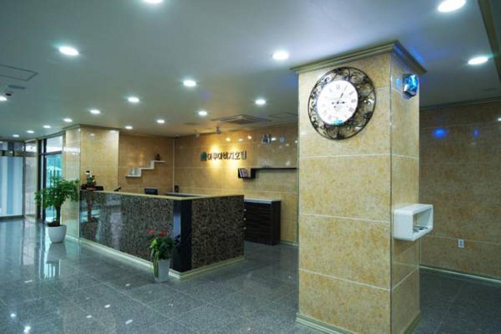 סאוגוויפו Seongsan Aqua Beach Hotel מראה חיצוני תמונה