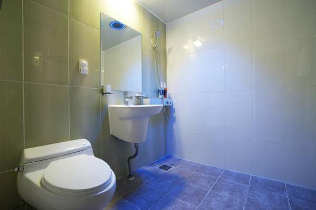 סאוגוויפו Seongsan Aqua Beach Hotel מראה חיצוני תמונה