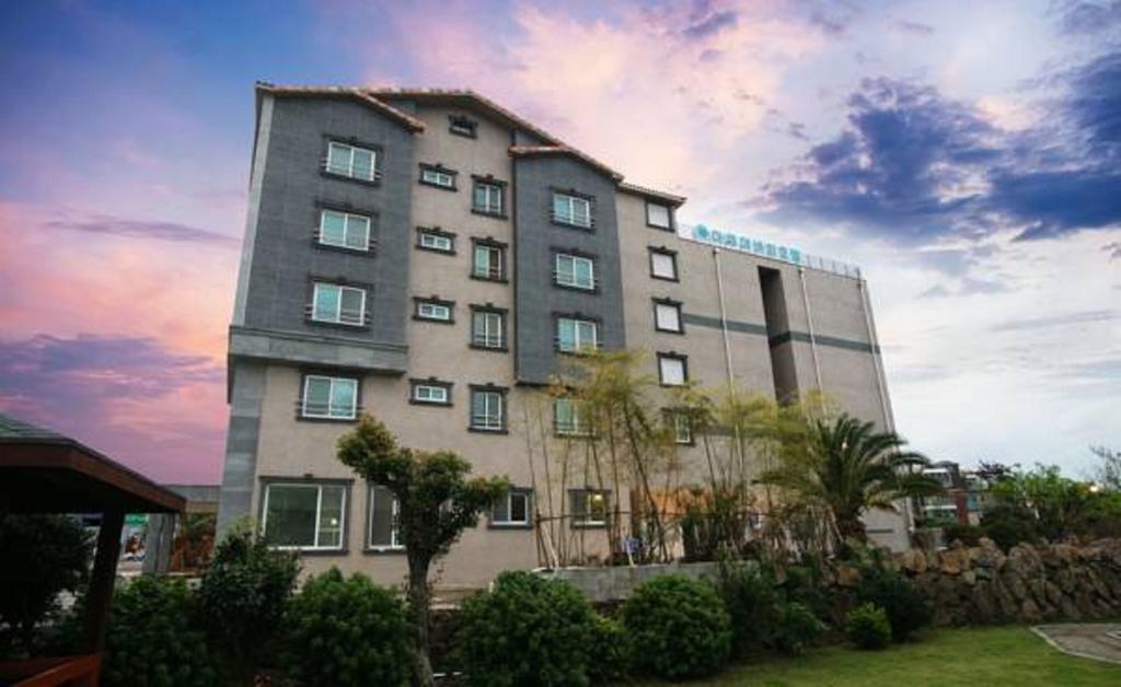 סאוגוויפו Seongsan Aqua Beach Hotel מראה חיצוני תמונה