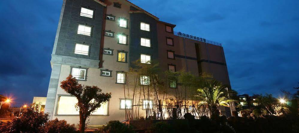 סאוגוויפו Seongsan Aqua Beach Hotel מראה חיצוני תמונה