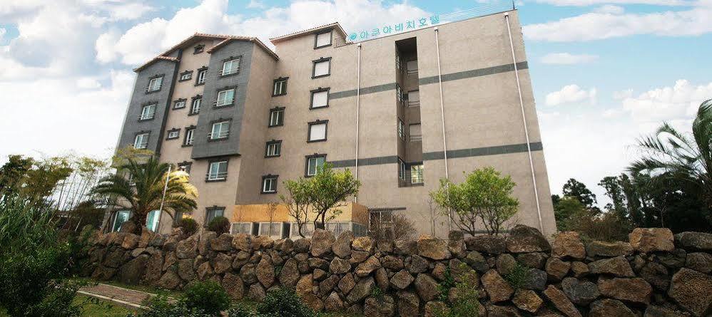 סאוגוויפו Seongsan Aqua Beach Hotel מראה חיצוני תמונה
